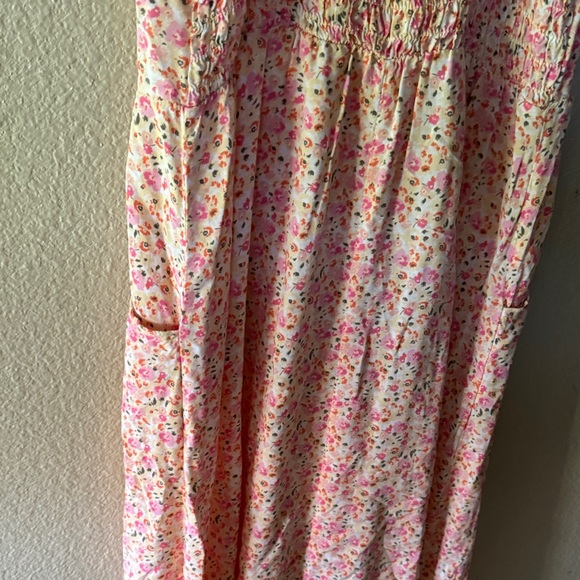 Floral Sleeveless Maxi Dress - Picture 8 of 11
